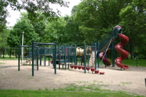watona park playground - Madelia Chamber of Commerce